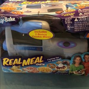 EASY BAKE OVEN VINTAGE 2003 BRAND NEW COLLECTORS